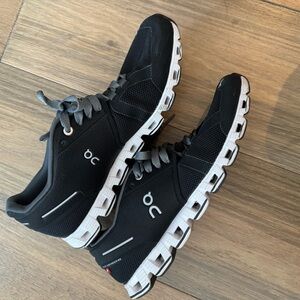 On cloud 5 black womens sneakers size 9.5, worn a few times but fit too small